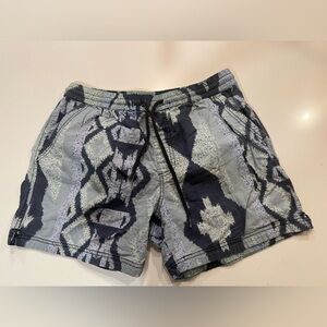 Men’s Urban Outfitter Shorts
Size medium